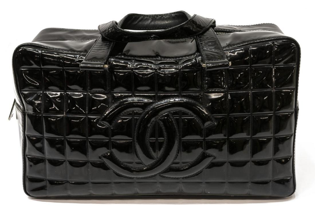 CHANEL FRONT LOGO BLACK PATENT LEATHER HANDBAG (1 of 4)