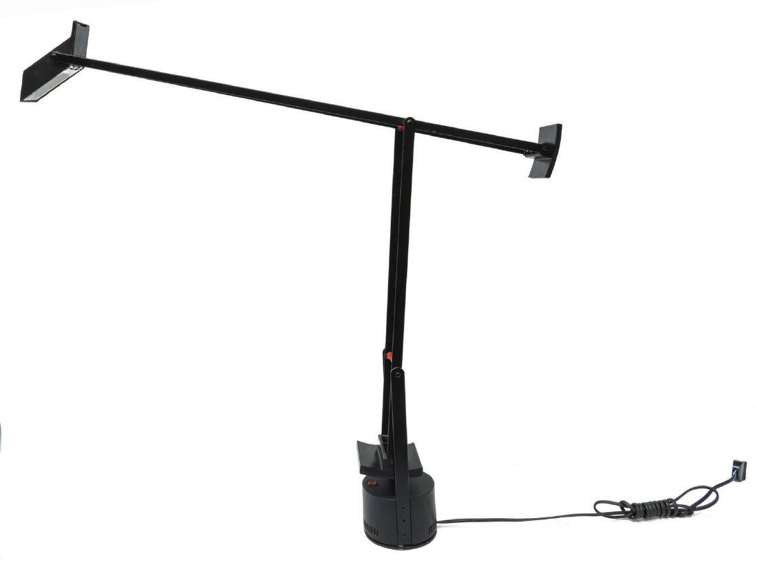 R. SAPPER ARTEMIDE 'TIZIO' ADJUSTABLE DESK LAMP: Italian modernist "Tizio" desk lamp, late 20th c., designed by Richard Sapper (Germany, Italy, 1932-2015) for Artemide, with adjustable counterbalanced arm, approx 29"w, base: 4.5"diam, 7.5lbs Start P
