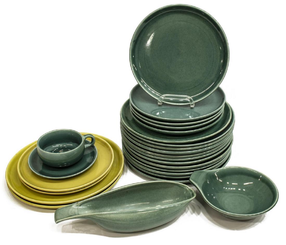 (25) RUSSEL WRIGHT AMERICAN MODERN DINNERWARE