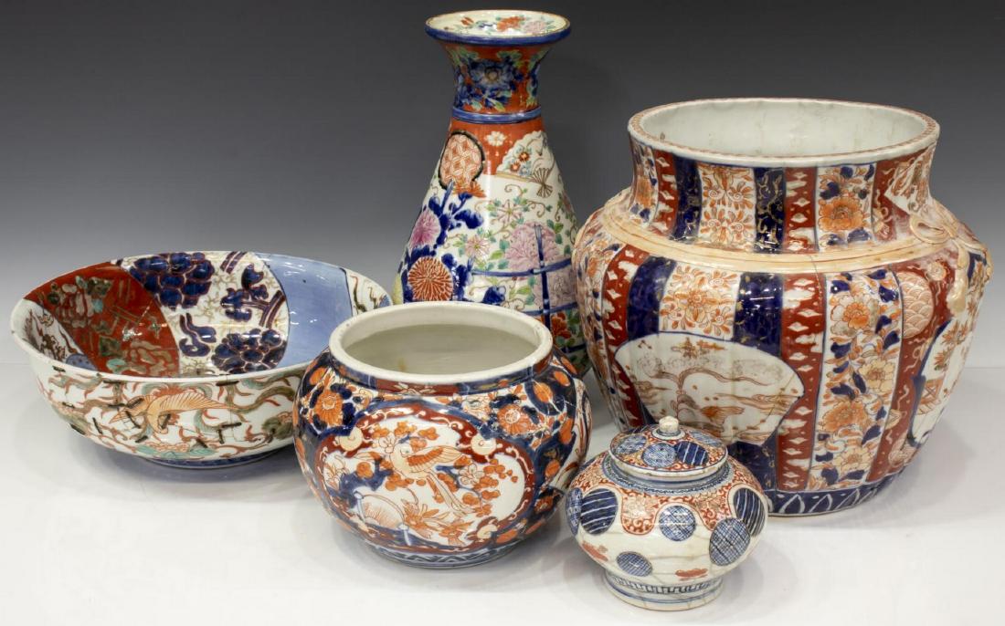 (5) JAPANESE IMARI PORCELAIN RESTORED GROUP: (lot of 5) Japanese Imari palette porcelain cabinet and table items, all with restoration or some loss, including old staple and glue repairs, various styles and patterns including large jardiniere, b