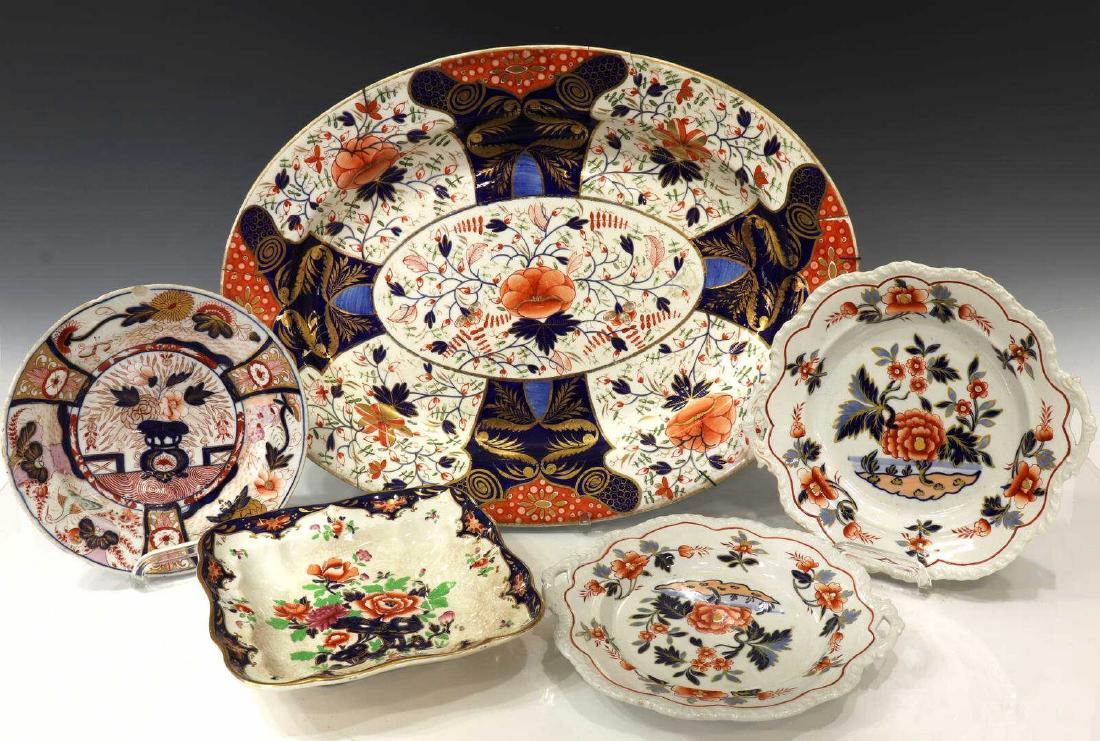 (5) COLLECTION OF IMARI PALETTE PORCELAIN, DERBY: (lot of 5) Collection of antique porcelain, in the Imari palette, including: (1) salad plate, 8"diam, (1) small square serving dish, 8"l, 8"w, (2) small round serving dishes with handles, 9"diam, (1) 