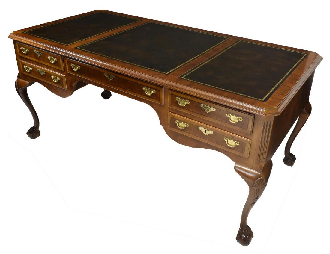 Henredon Chippendale Style Leathertop Writing Desk May 19 2019