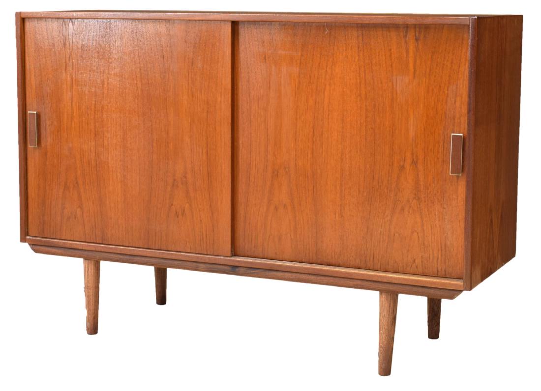 DANISH MID-CENTURY MODERN TEAK SIDEBOARD (1 of 4)