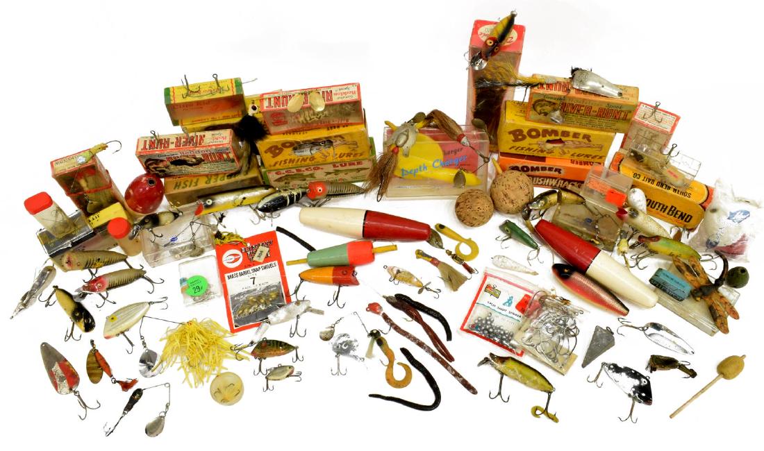 SUBSTANTIAL COLLECTION OF VINTAGE FISHING LURES: (lot ) Vintage fishing tackle, substantial collection of lures some contained in their original boxes including: wood, glass eyed, mock worms, sinkers, hooks, front and rear spinners etc, approx large