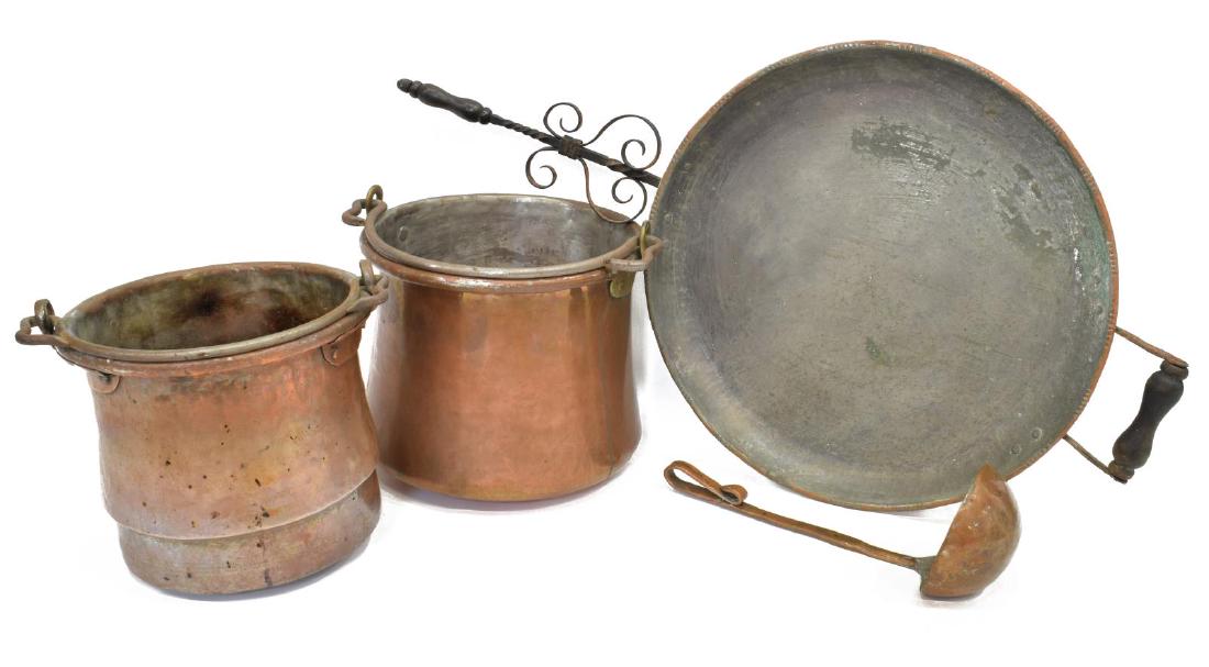 (4) COPPER KITCHENWARE, ALLA MONDA HANDLED PAN: (lot of 4) Collection of copper and other metals kitchenware, including: (2) buckets with bail handles, (1) ladle, (1) shallow pan with decorative wrought iron handle, stamped Alla Monda at underside,