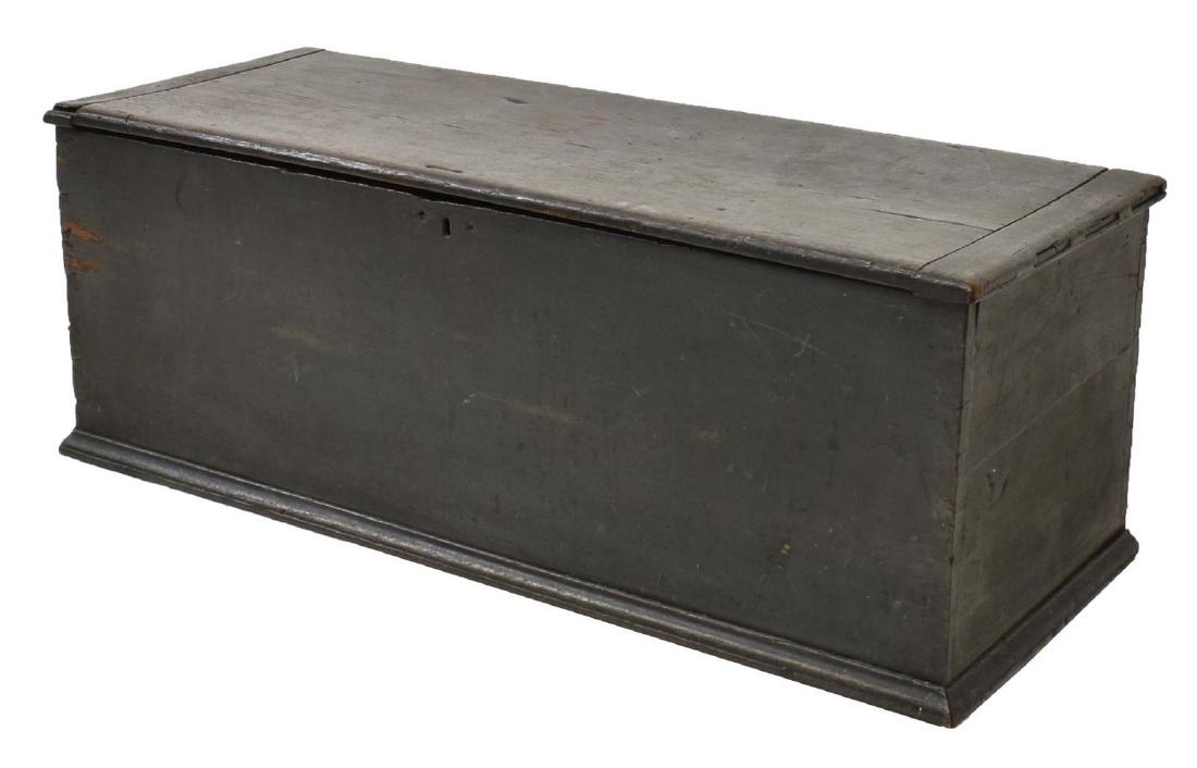 AMERICAN PAINTED TRUNK BLANKET CHEST W/ TILL (1 of 4)