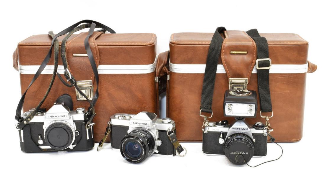 (LOT) VINTAGE CAMERAS & BAGS, PENTAX, NIKKORMAT (1 of 7)