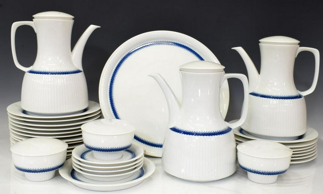 (31) TAPPIO WIRKKALA ROSENTHAL STUDIO DESSERT SET: (set of 31) Modernist porcelain coffee and dessert service, c.1970s, Rosenthal Studio Line: Modulation, design by Tapio Wirkkala (Finland, 1915-1985), a partial set comprising: (1) master service plat