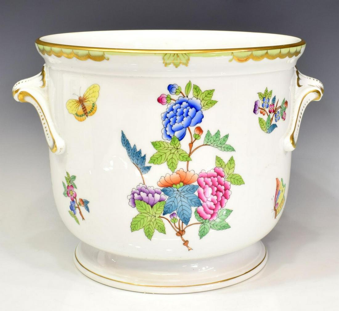 LARGE HEREND 'QUEEN VICTORIA' PORCELAIN CACHEPOT (1 of 5)