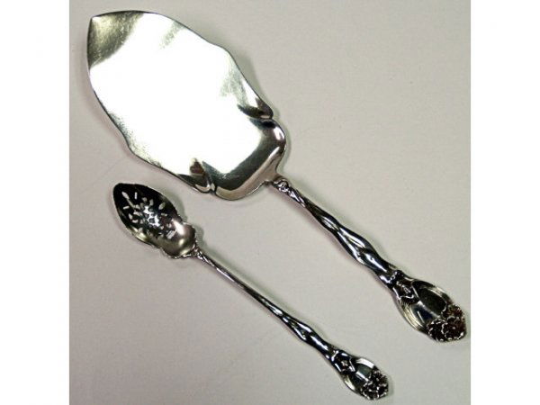 AMERICAN ART NOUVEAU UNGER BROS SERVING ARTILCES: (lot of 2) American Art Nouveau Unger Bros. assorted sterling silver serving articles in the La Fatasie pattern, 1904, including a pierced olive spoon and a large pie server, conjoined makers mark, la