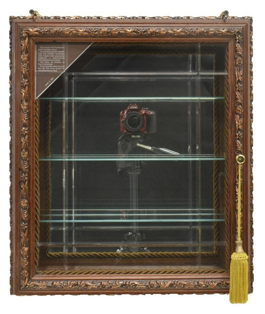 ITALIAN CREAZIONI ARTISTICHE PARCEL GILT VITRINE (1 of 4)