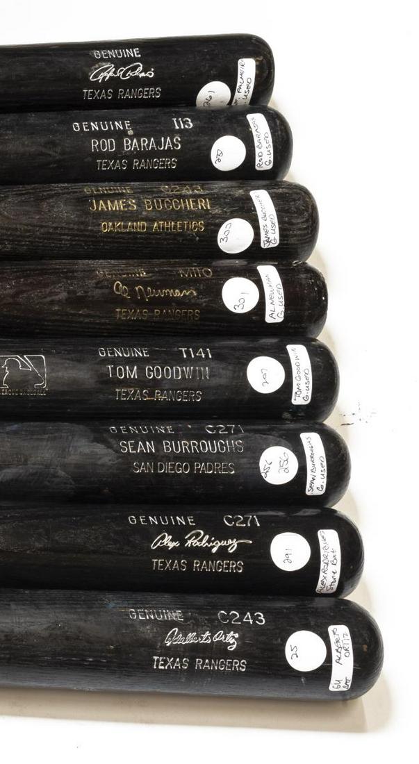 (8) VINTAGE H&B BASEBALL TEAM & PLAYER BATS (1 of 3)