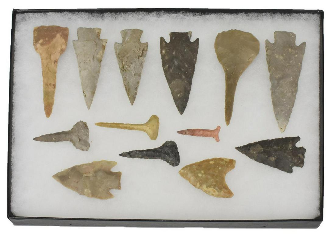 (13) VARIOUS NATIVE AMERICAN INDIAN ARROWHEADS: (lot of 13) Native American Indian arrowheads, comprising: (4) Unknown drills, (3) Lange, (3) Marshall, (1) Kinney Knife, (1) Neo Drill, largest approx 3.75"l, 1.5"w *Provenance: Estate of a retired A