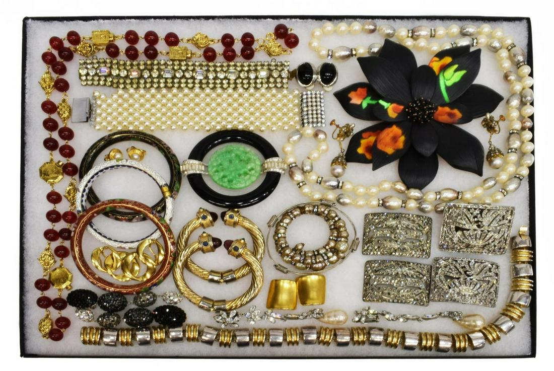 HUGE COLLECTION COSTUME JEWELRY, K LANE, BITTAR: (lot) Designer & costume jewelry group, highlights include (1) oversized flower brooch, handcrafted by Alexis Bittar, (pair) Richard Kerr dangle black and gray earrings for pierced ears, (1) Kenneth L