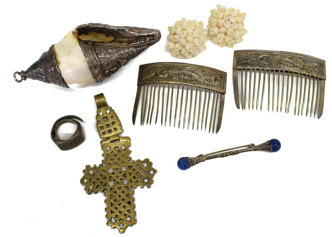 LOT) ESTATE ASIAN & OTHER HAIRCOMB & JEWELRY GROUP: (lot) Estate jewelry group, assorted: (pair) Asian silver (content unknown) hair combs, both showing a flying bird, over combs with some bending, hallmarked as pictured, approx 1 5/8"h, 2.25"w; (1) Ti