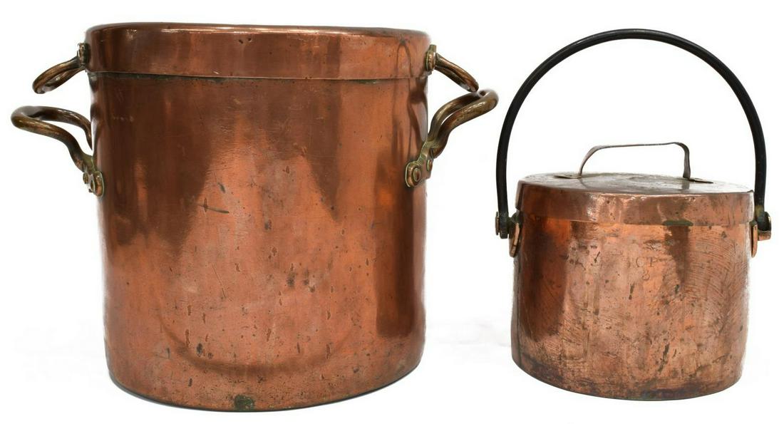 (2) ENGLISH VICTORIAN LIDDED COPPER COOKWARE: (lot of 2) English copper cookware, 19th c., comprising: (1) lidded vat with large heavy handles; (1) lidded copper pot with black iron bail handle; some dents overall, largest: approx 14"h, 20"diam; 