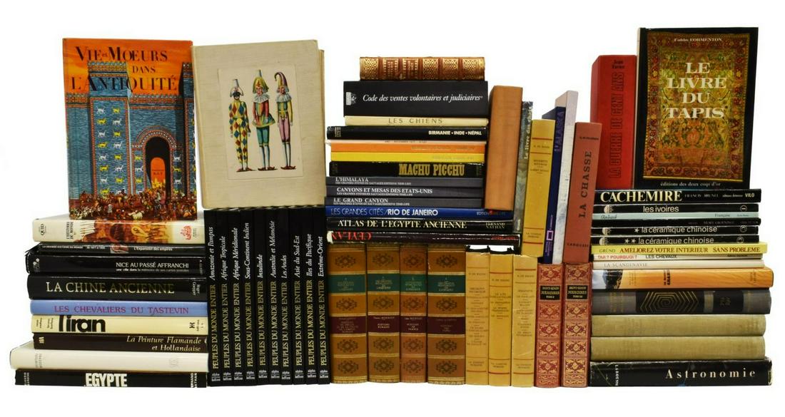 (55) COLLECTION OF HISTORY & ART COFFEE TABLE BOOK: (lot of 55) Collection of French coffee table books, 20thc., subjects include history, geography, and art through the ages, highlights including: (4) "Grands Moments de L'histoire," including "l'Ascen