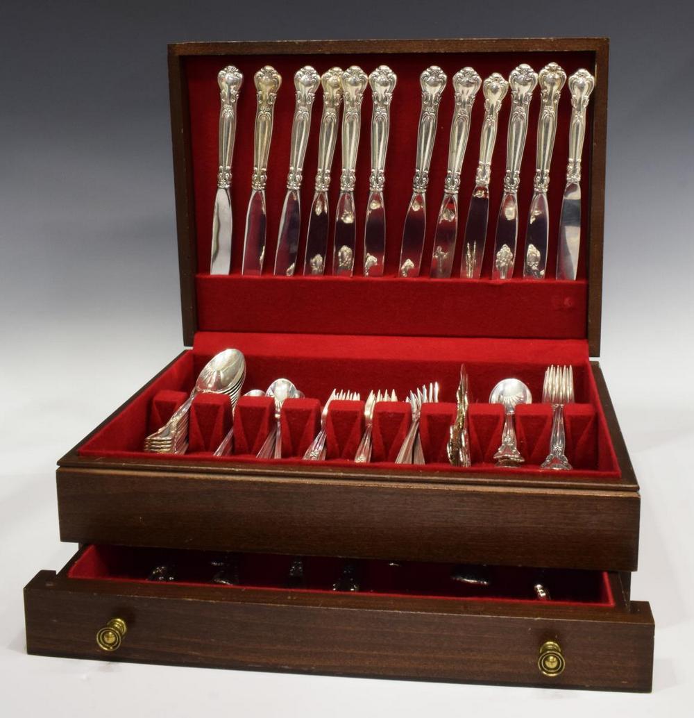 (108) GORHAM 'CHANTILLY' STERLING FLATWARE SERVICE (1 of 7)