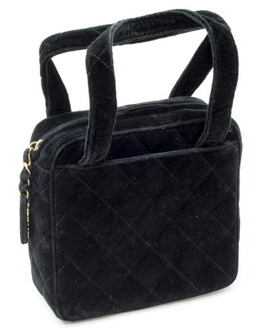 VINTAGE CHANEL BLACK QUILTED VELVET HANDBAG (1 of 5)