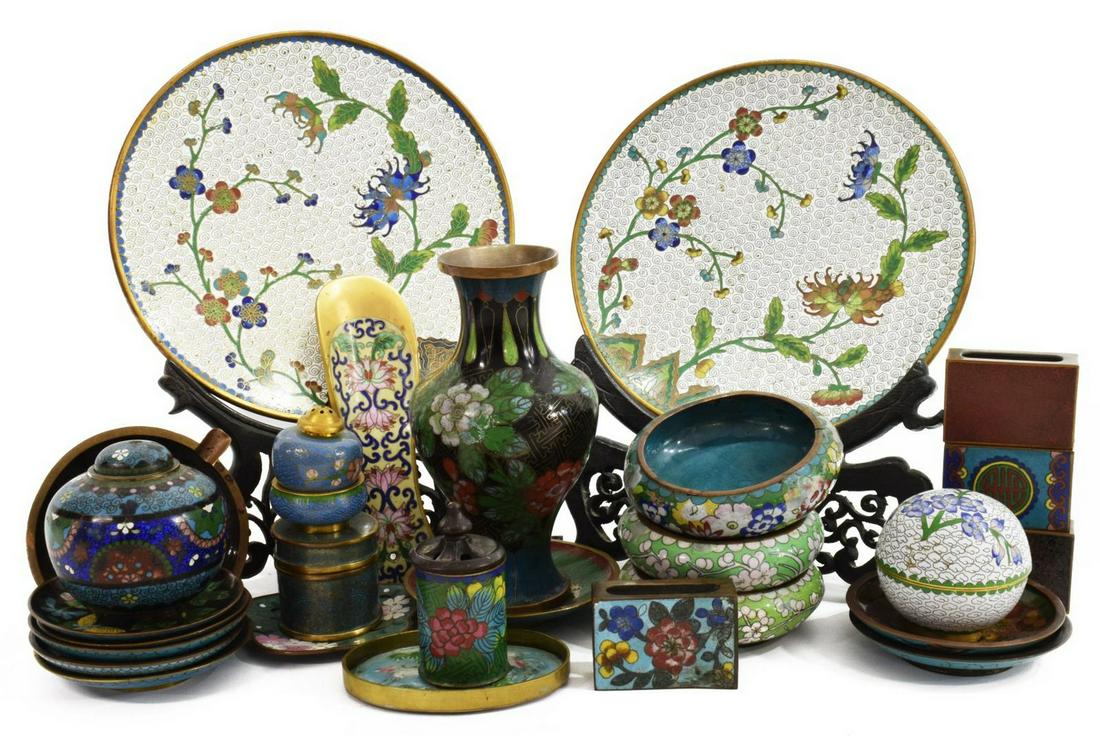 (LOT) CHINESE & JAPANESE CLOISONNE ENAMEL ITEMS: (lot) Chinese cloisonne enamel cabinet and table items, including small plates, bowls, smoking accessories, plates with wood stand, vase, etc., also including a Japanese cloisonne enamel pot, lacking 