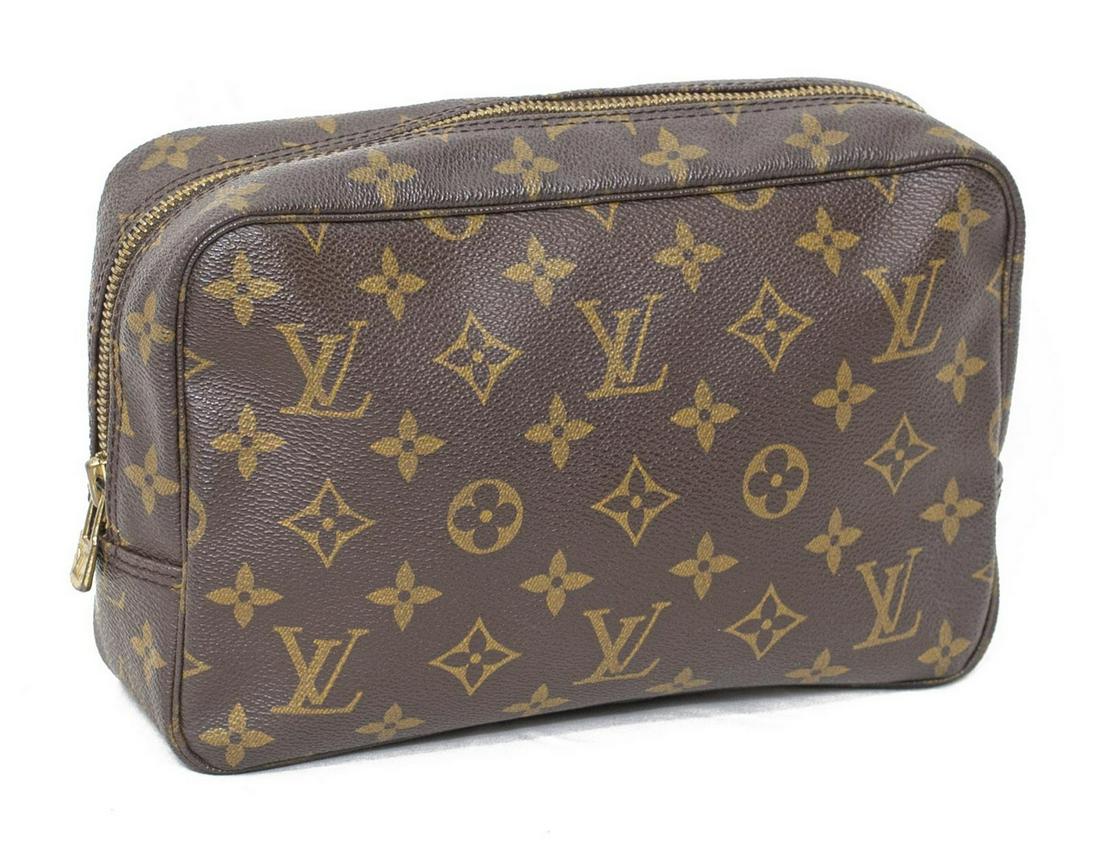 VINTAGE LOUIS VUITTON MONOGRAM TOILETRY POUCH (1 of 4)