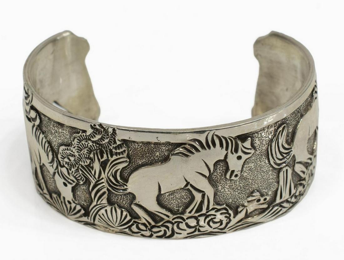 LLOYD BECENTI SILVER OVERLAY HORSE CUFF BRACELET (1 of 5)