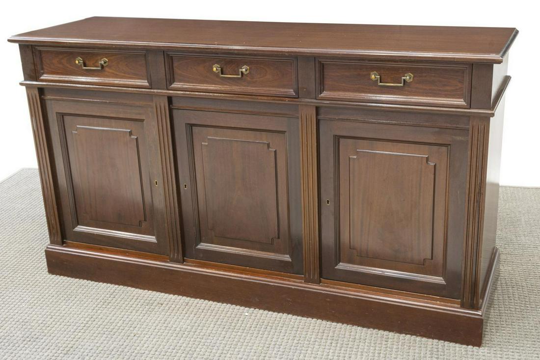 ENGLISH STYLE MAHOGANY SIDEBOARD (1 of 5)