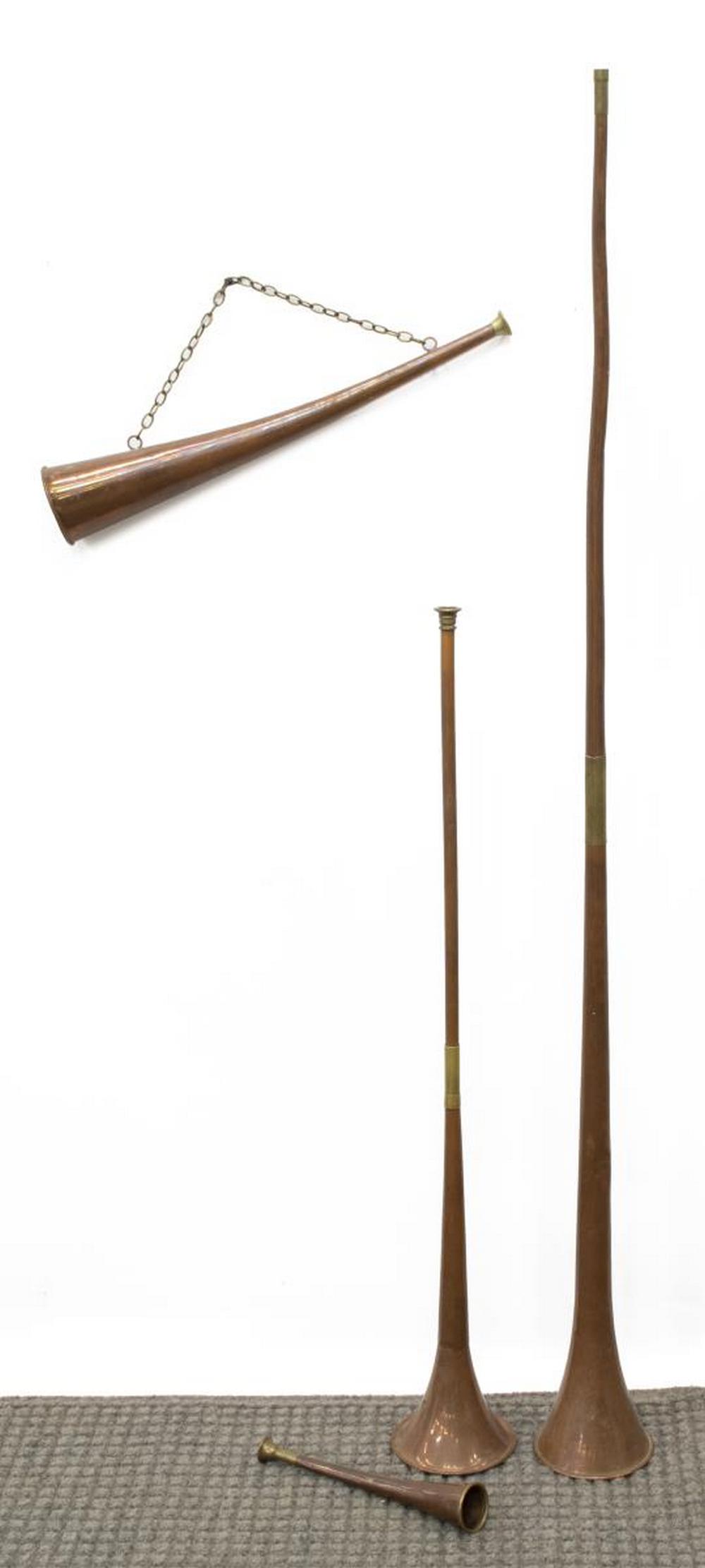 (4) ENGLISH COPPER & BRASS COACHING HUNTING HORNS (1 of 2)