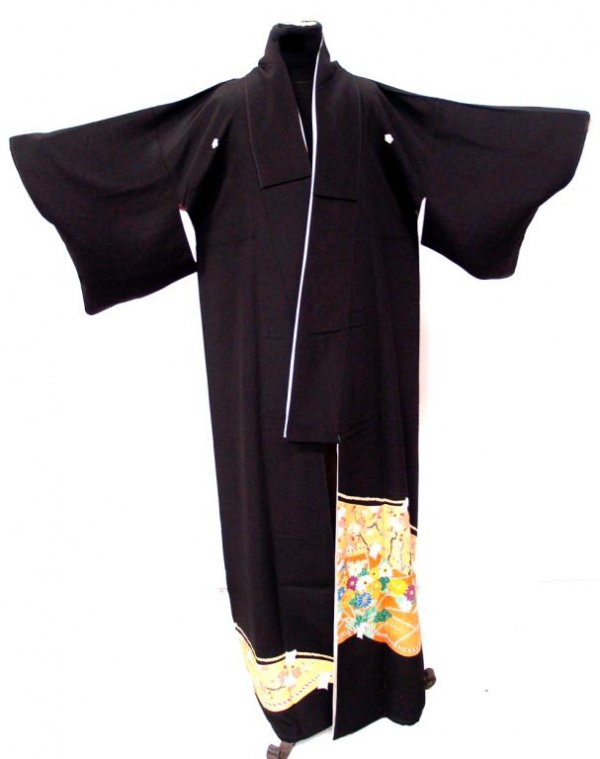 VINTAGE JAPANESE KUROTOMESODE BLACK CREPE KIMONO