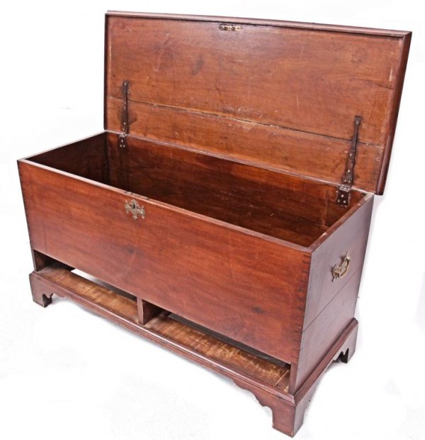 ANTIQUE AMERICAN PENNSYLVANIA CHERRY BLANKET CHEST - 2