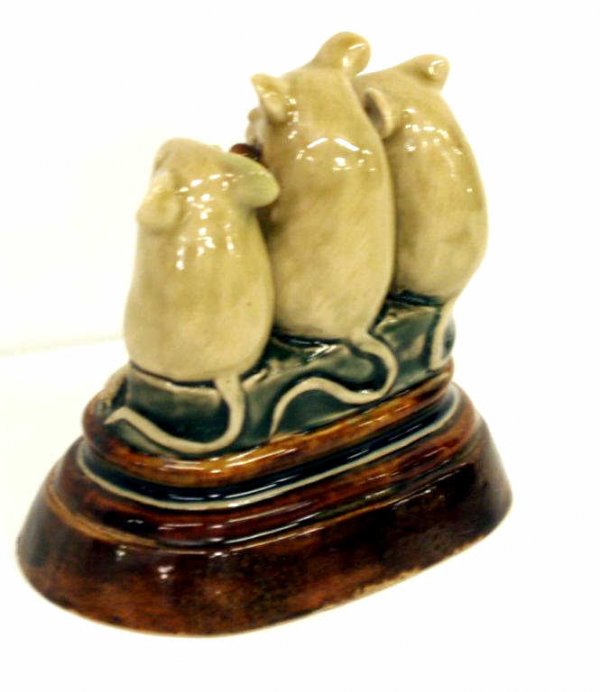 DOULTON LAMBETH MOUSE GROUP ATTRIBUTED G. TINWORTH - 2