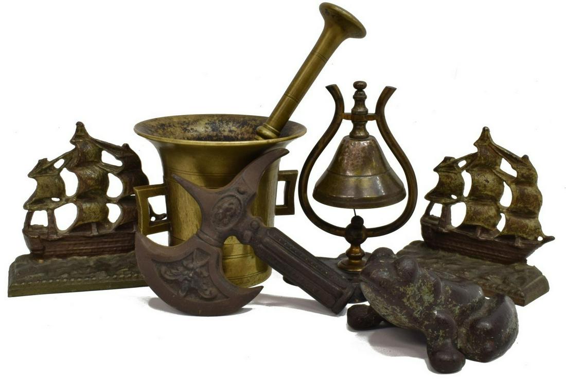 (6) GROUP OF METALWARE TABLE & BOOKCASE ITEMS: (lot of 6) Group of metalware for table and bookcase, comprising: (1) Apothecary/ pharmacy patinated bronze mortar and pestle, having a flared rim, over bracket handles, mortar: approx 5"h, 5.5"d, pes