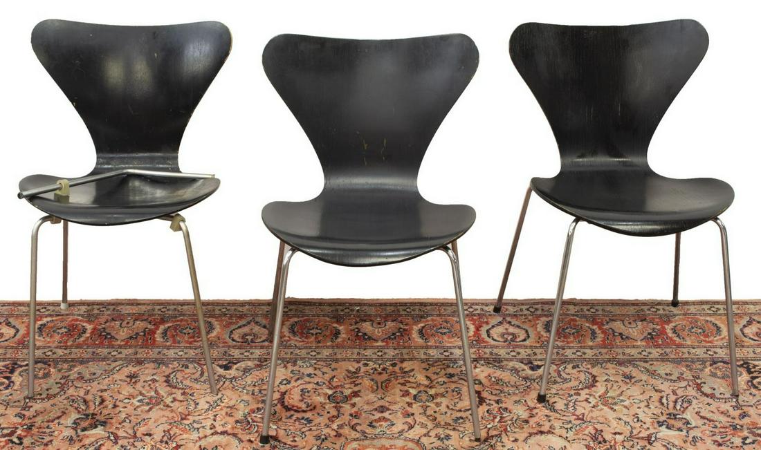 (3) ARNE JACOBSEN FOR FRITZ HANSEN SERIES 7 CHAIRS: (lot of 3) Danish modern chairs, model 3107, designed by Arne Jacobsen (Denmark, 1902-1971) for Fritz Hansen, black bentwood seats, on chrome-plated tubular steel legs, ending in rubber feet caps, wea