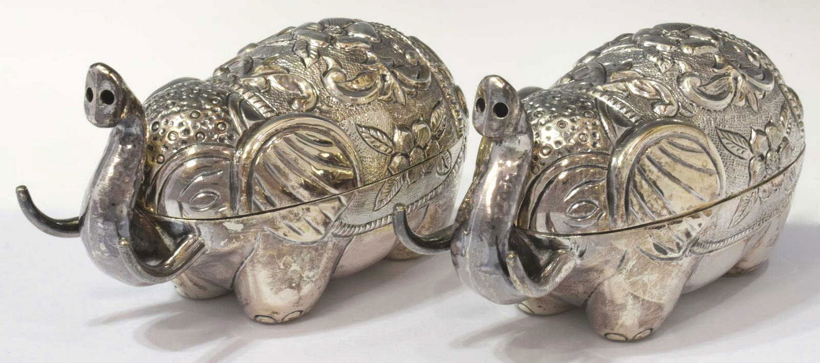 (2) PLATA VILLA REPOUSSE STERLING ELEPHANT BOXES (1 of 6)