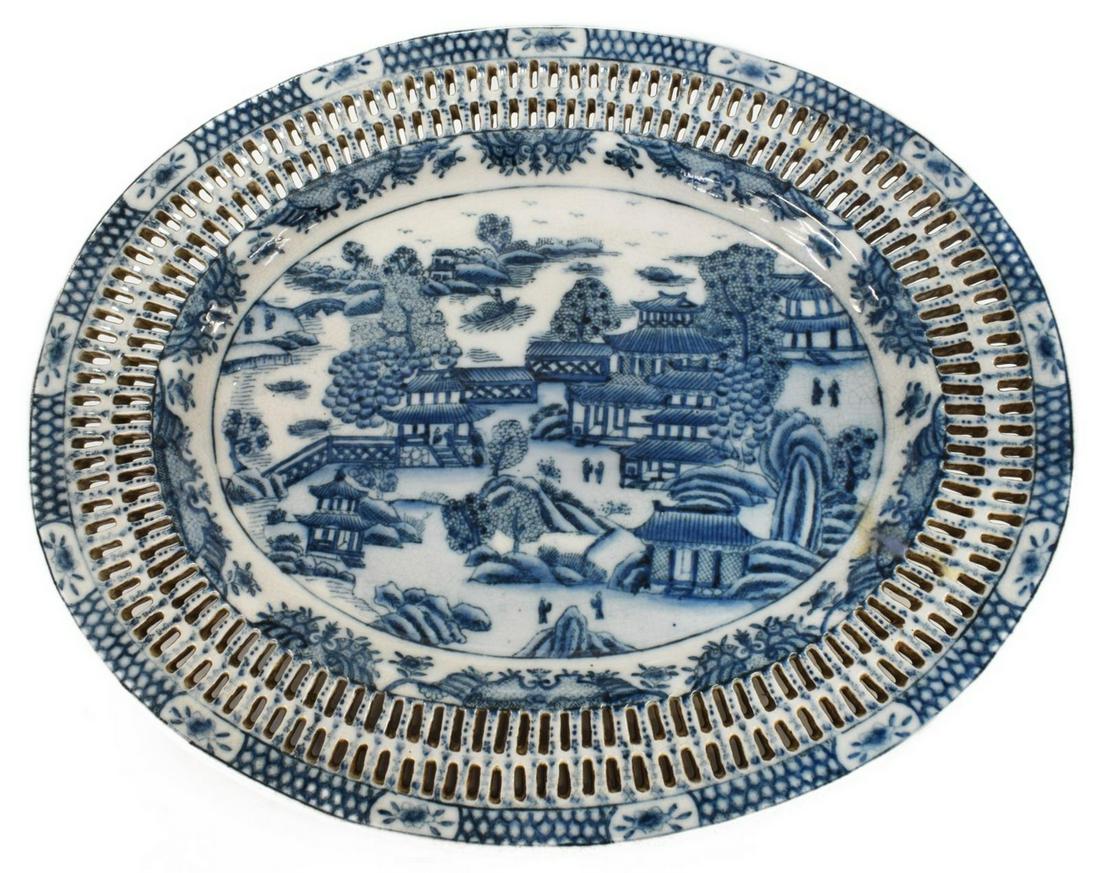 DECORATIVE CHINESE B&W RETICULATED PLATTER (1 of 2)
