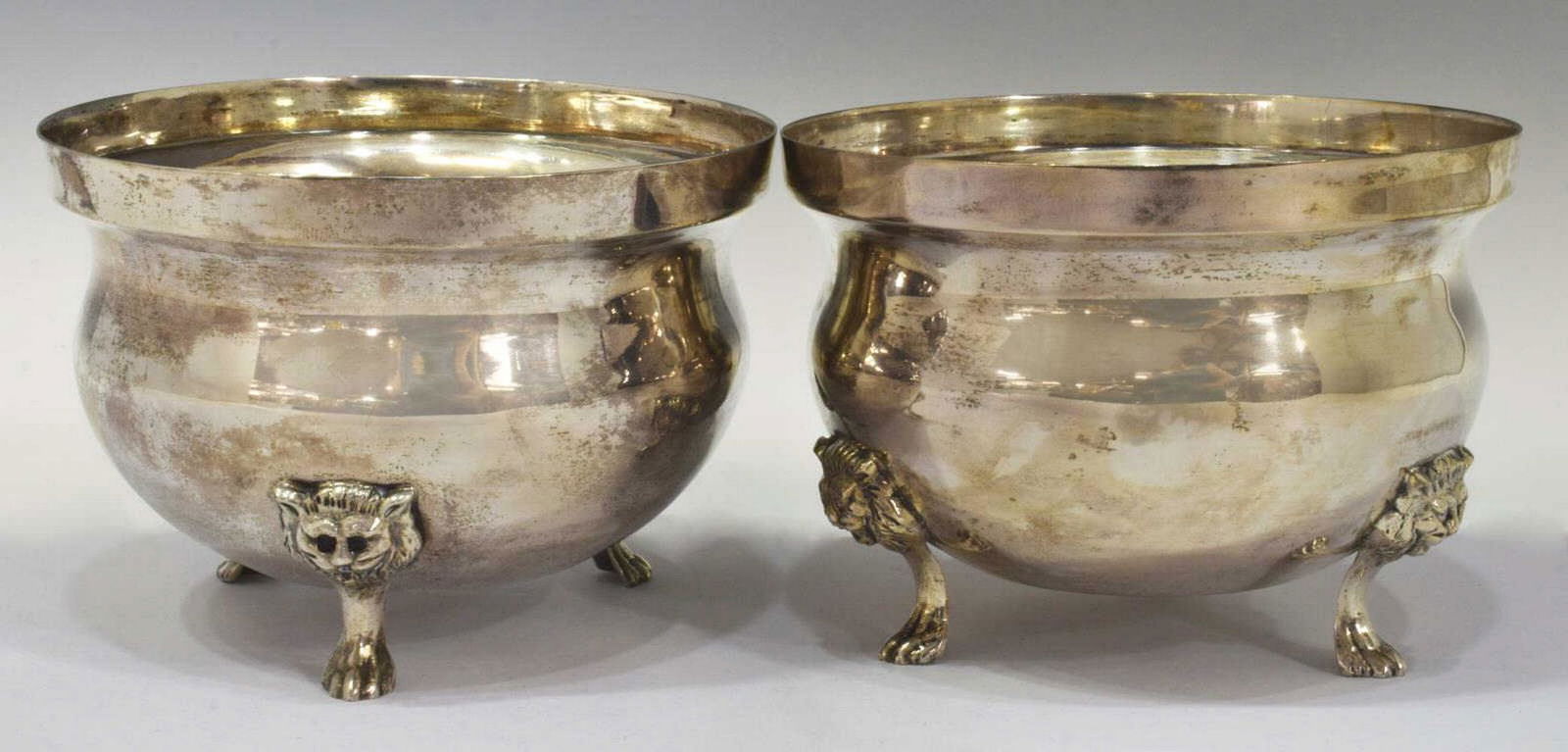 (2) MEXICO STERLING SILVER CACHEPOTS ON PAW FEET (1 of 3)