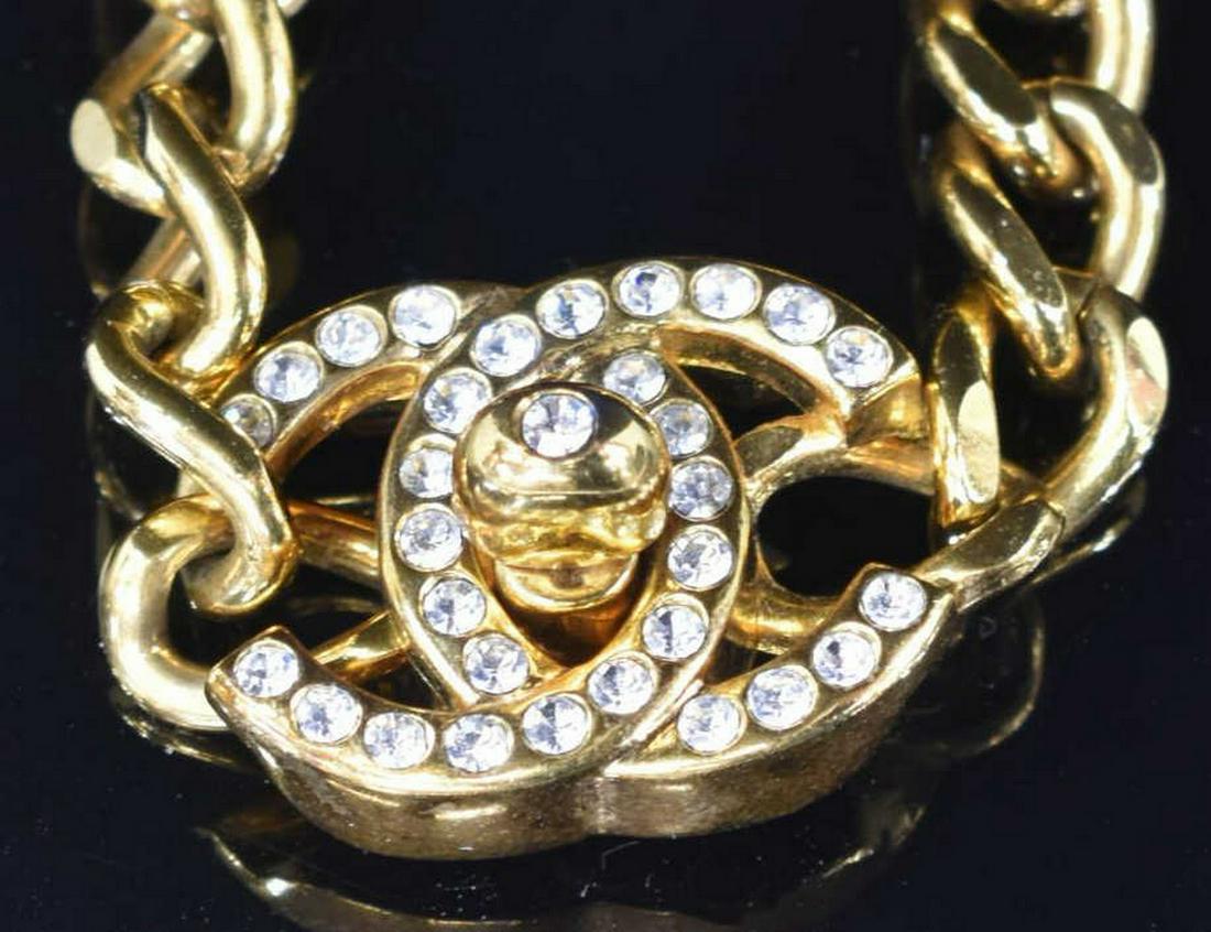 VINTAGE CHANEL CC TURNLOCK CURB CHAIN NECKLACE (1 of 5)