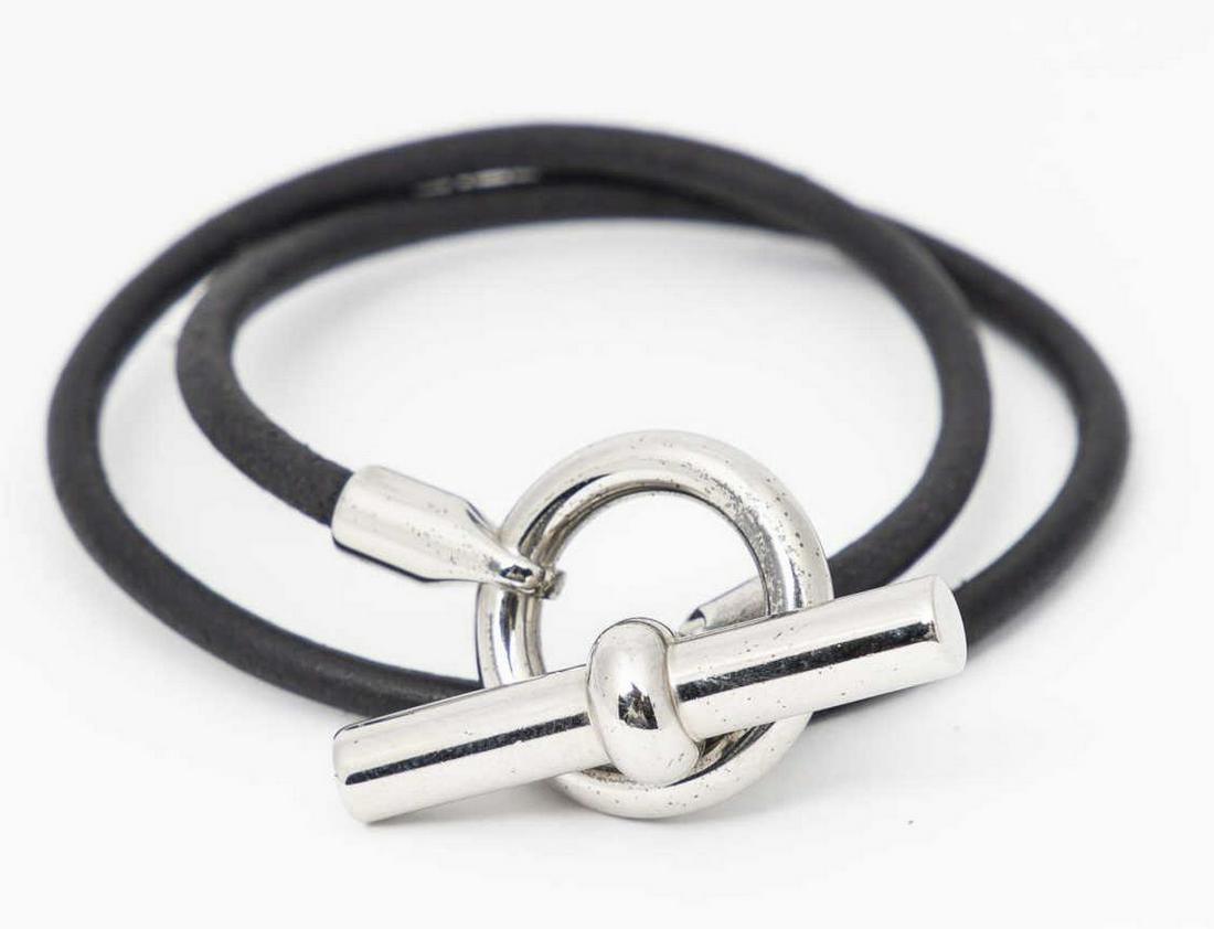 HERMES 'GLENAN' LEATHER TOGGLE CHOKER NECKLACE (1 of 2)