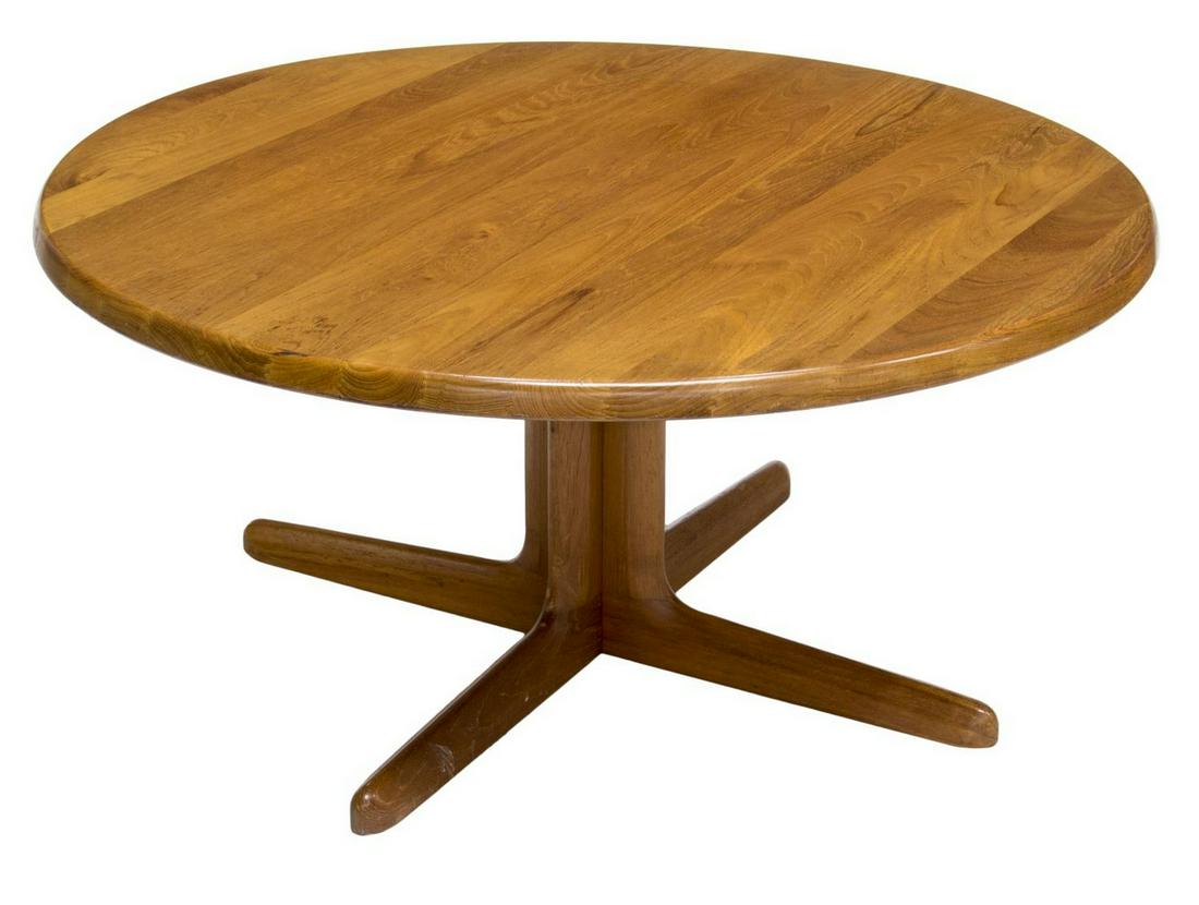 DANISH MID-CENTURY MODERN ROUND COFFEE TABLE (1 of 1)