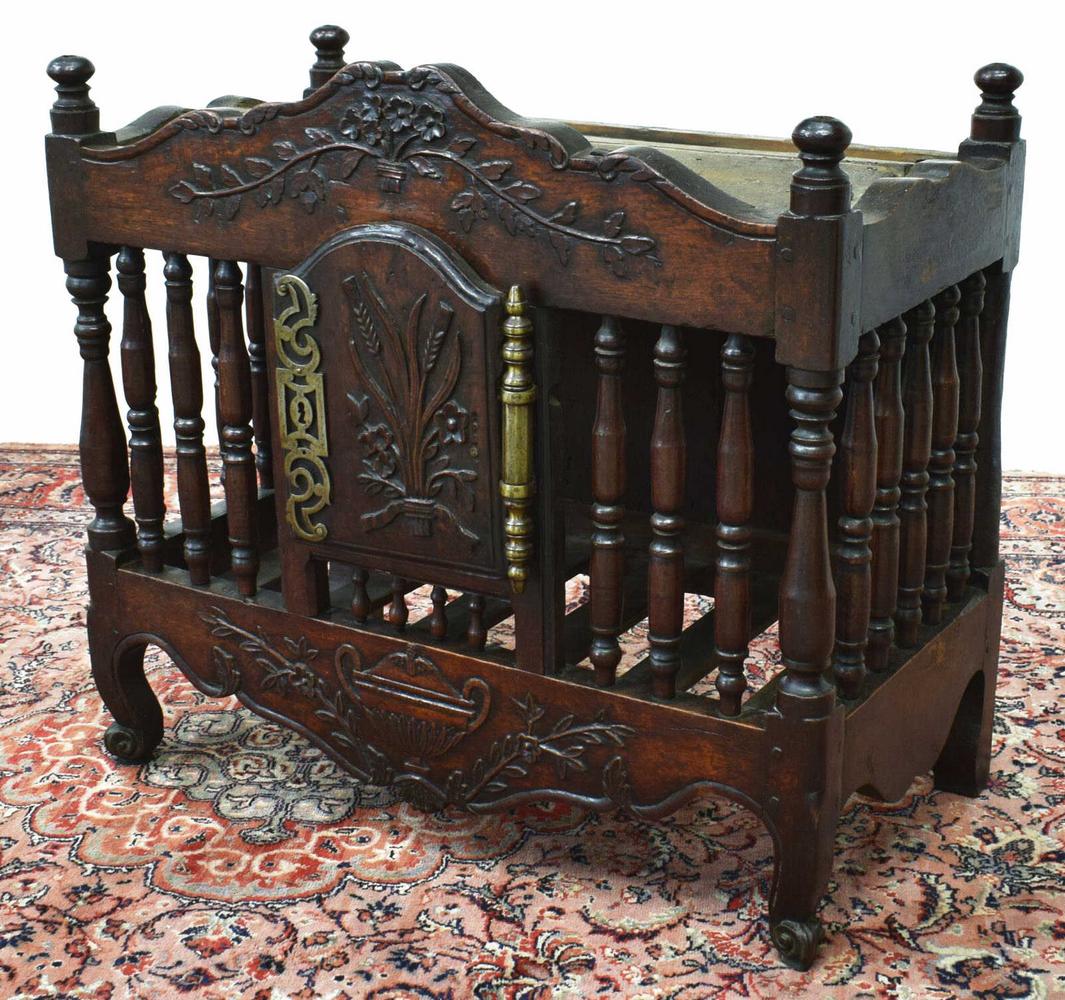 ANTIQUE FRENCH PROVINCIAL SPINDLED PANETIERE (1 of 5)