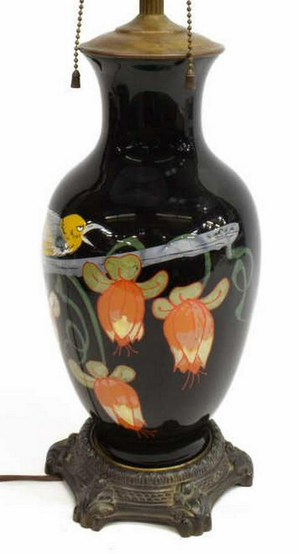 REVERSE PAINTED VASE BIRD MOTIF TABLE LAMP (1 of 4)