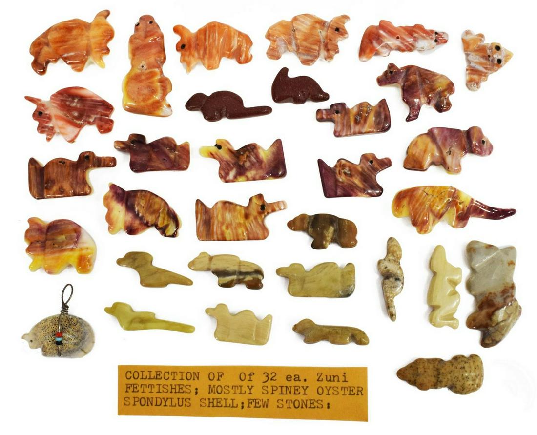 (32) NATIVE AMERICAN ZUNI CARVED SHELL FETISHES (1 of 3)