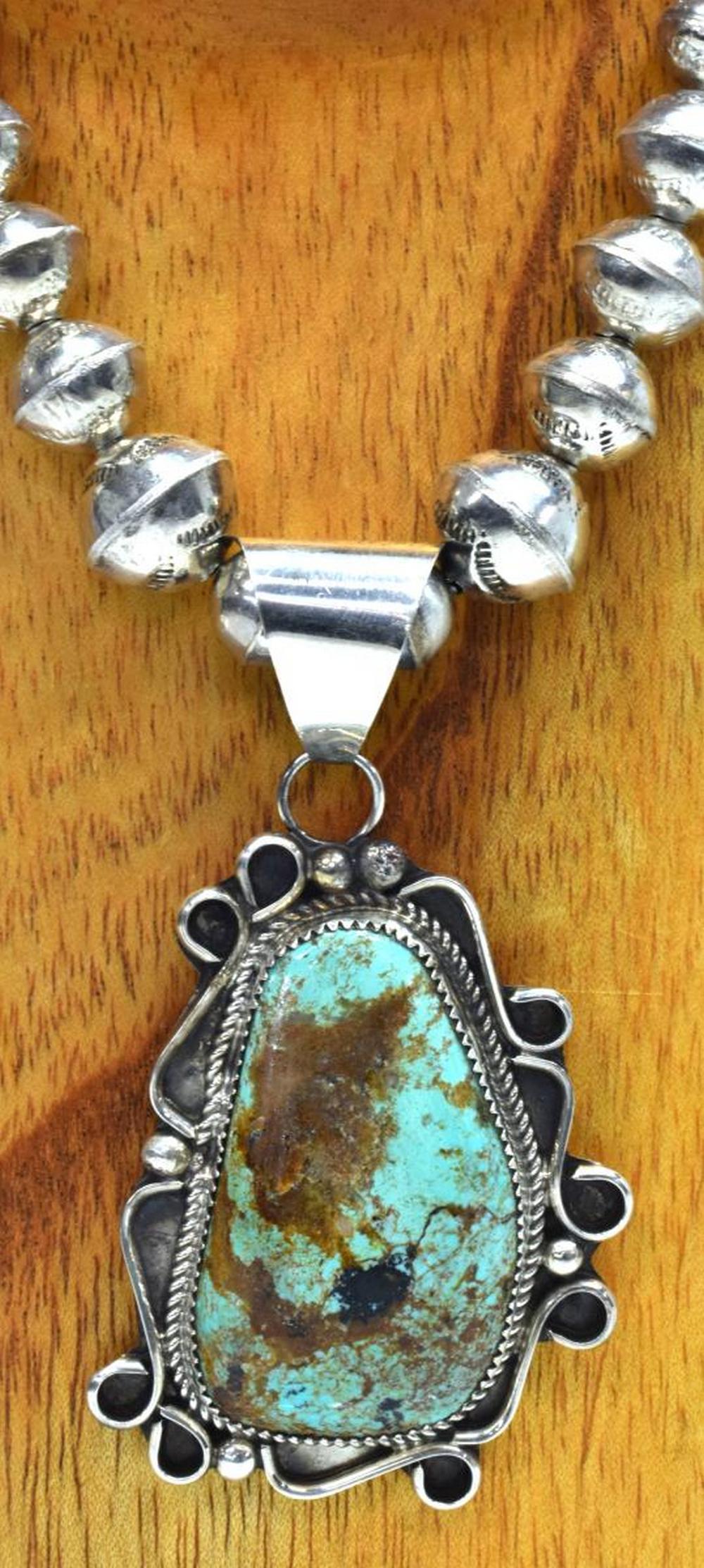 KIRBY NEZ TURQUOISE PENDANT BENCH BEAD NECKLACE (1 of 4)