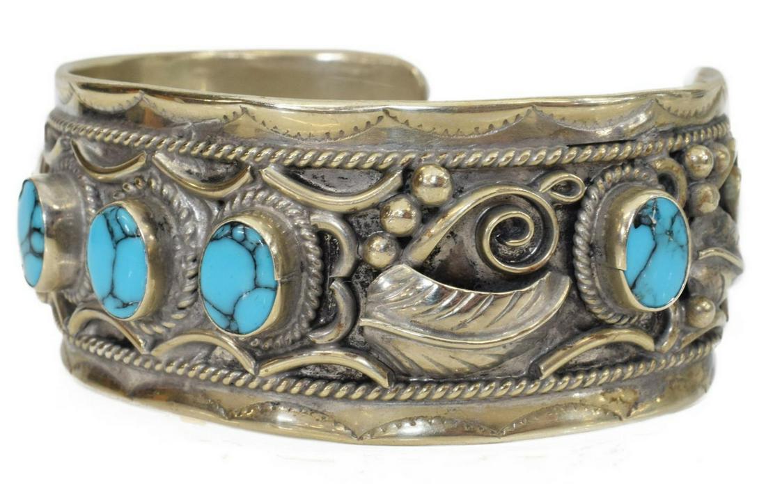 SOUTHWEST STYLE SILVER & TURQUOISE CUFF BRACELET (1 of 5)
