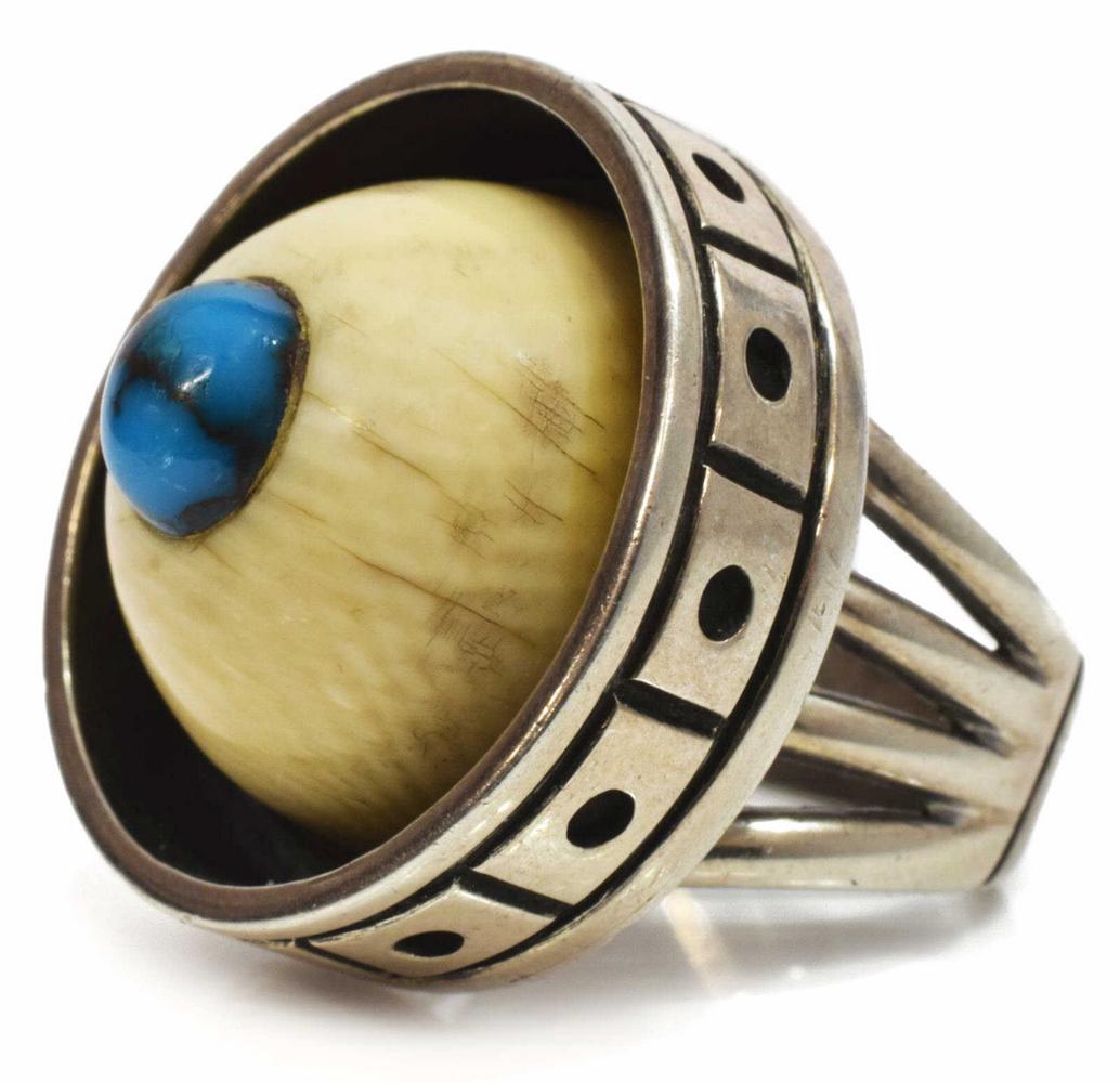HARVEY BEGAY (ATTRIB) SILVER & TURQUOISE DOME RING: Native American silver (content unknown) ring, attributed by consignor to Harvey Begay (Navajo/ Dine, 1938-2010), worked silver frame with central dome and turquoise cabochon, approx size 6.75, 18.1 g