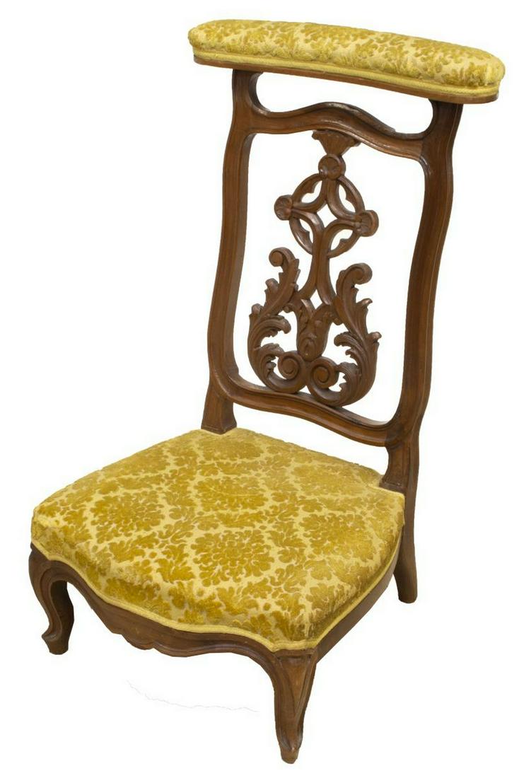 FRENCH CARVED WALNUT PRIE-DIEU PRAYER KNEELER (1 of 3)