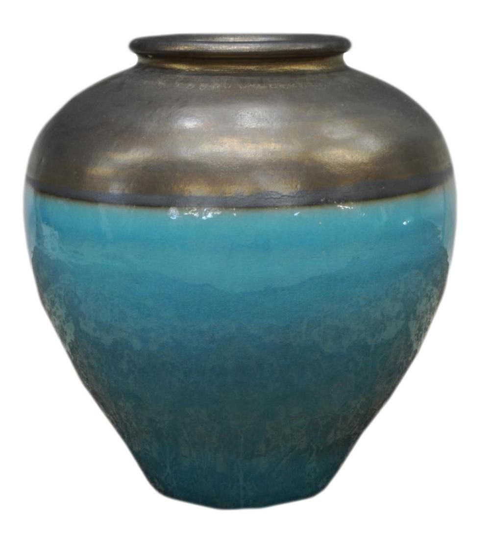 LARGE SEASONAL LIVING EARTHENWARE GARDEN PLANTER (1 of 3)