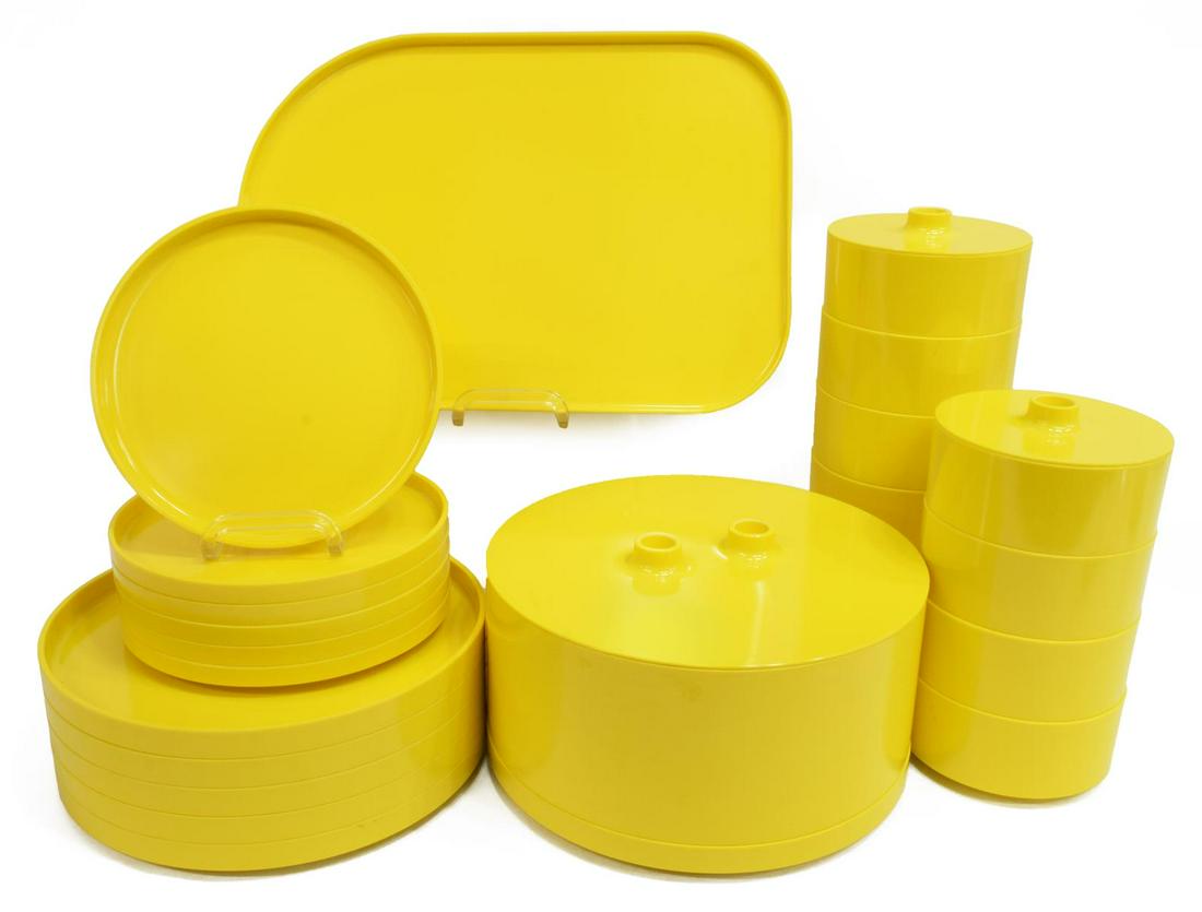 (22) LELLA & MASSIMO VIGNELLI HELLER DINNERWARE: (lot of 22) Mid-century modern plastic stacking dinnerware, c.1960s, designed by Lella (Italian, 1934-2016) and Massimo Vignelli (Italian, 1931-2014) for Heller, including: (6) dinner plates, 10"diam,