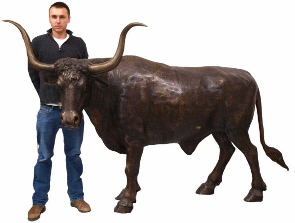 LIFE-SIZE BRONZE TEXAS LONGHORN STEER STATUE