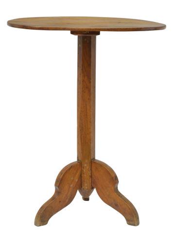 FRENCH PROVINCIAL FRUITWOOD PEDESTAL TABLE (1 of 3)